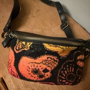 Pendleton vintage Sugar Skull wool/leather fanny pack crossbody/shoulder bag.